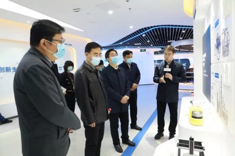 焦作市長李亦博蒞臨設(shè)計城參觀調(diào)研