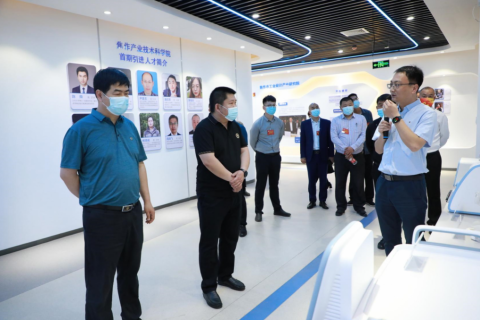 焦作市馬村區(qū)統(tǒng)戰(zhàn)部副部長孫永偉帶領(lǐng)區(qū)新聯(lián)會會員一行蒞臨設(shè)計城參觀考察